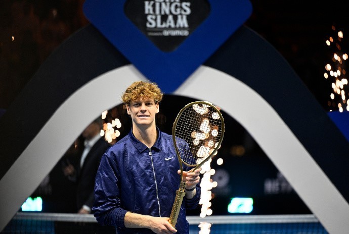 万美元参赛, 扬尼克 万美元参赛, 扬尼克