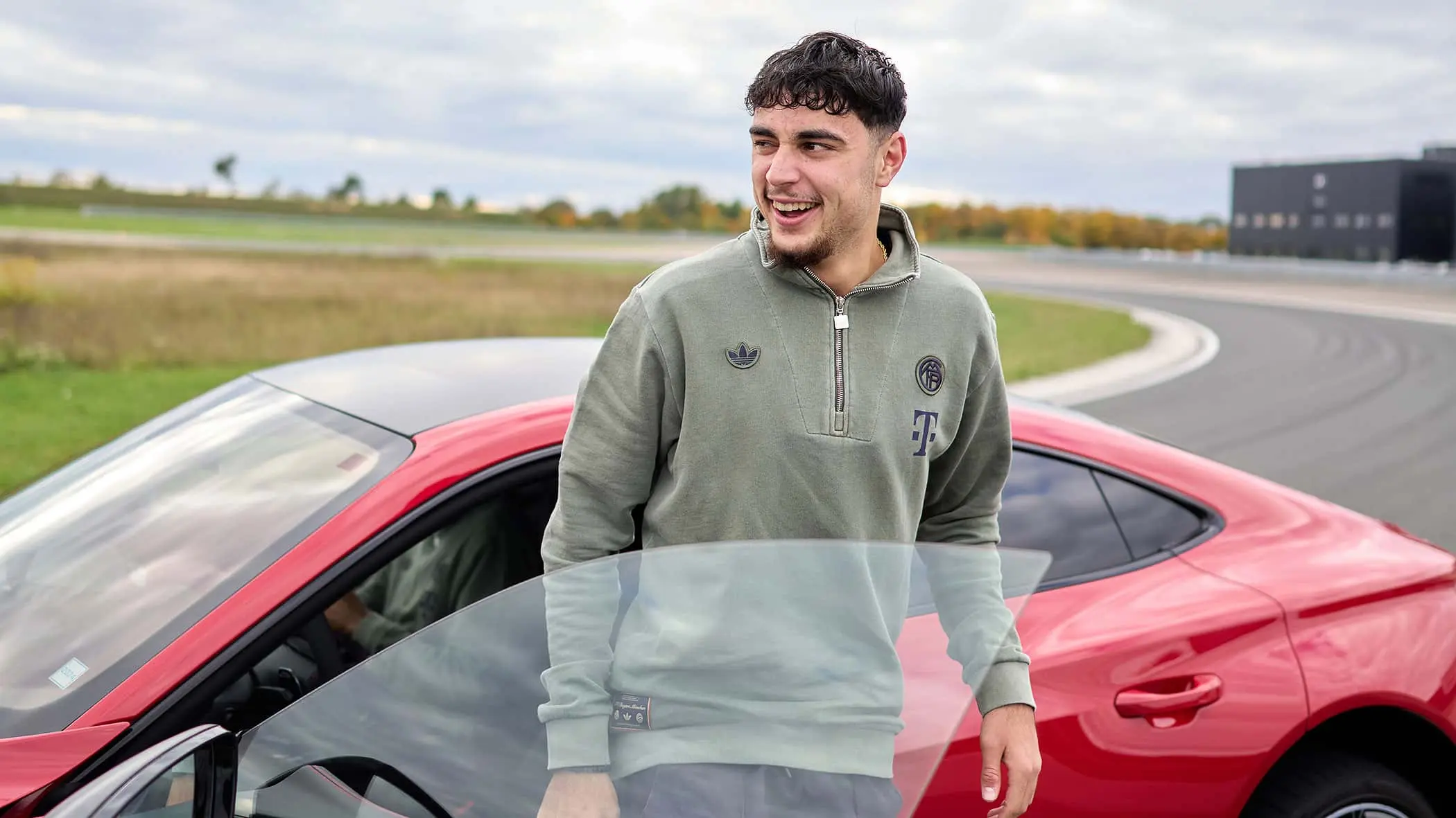 img, 的奥迪不仅, 名幸运员工